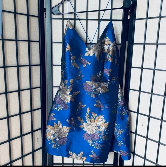 Missguided Dresses & Skirts - Missguided Kimono Mini Dress Medium Size